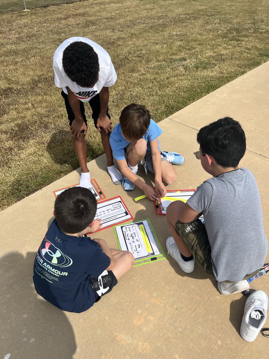 BeagleMomHall's tweet photo. Beautiful Weather means outdoor learning for our RLA classes! So @alyssanchilds and I mixed up our classes for this fun Nonfiction activity. 🍁🏃♀️#SJHBrighterTogether #DreamTeam #ReadandRun #SixthGradeShenanigans https://t.co/ykuJlmNP9f