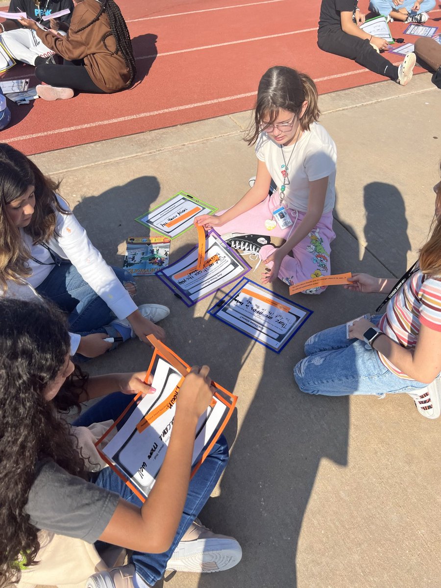 BeagleMomHall's tweet photo. Beautiful Weather means outdoor learning for our RLA classes! So @alyssanchilds and I mixed up our classes for this fun Nonfiction activity. 🍁🏃♀️#SJHBrighterTogether #DreamTeam #ReadandRun #SixthGradeShenanigans https://t.co/ykuJlmNP9f