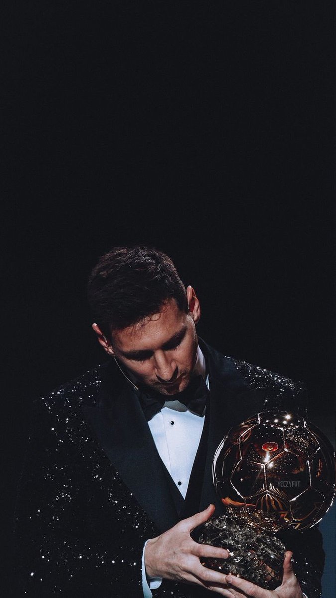 iStanMessi30's tweet photo. Cristiano Ronaldo at 34 vs Lionel Messi at 34 https://t.co/SOggI4BUQa