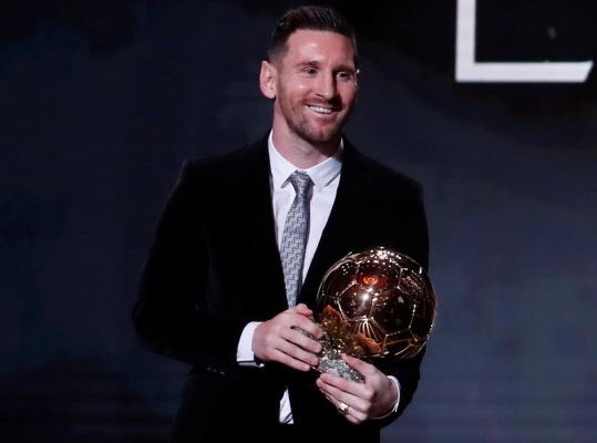 iStanMessi30's tweet photo. Cristiano Ronaldo at 34 vs Lionel Messi at 34 https://t.co/SOggI4BUQa