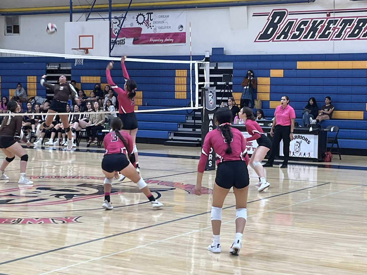 CoachLPacheco's tweet photo. 🏐GAME DAY at YWA! Our Women of Will athletes supported by our ALL GIRL DRUMLINE 🥁🥁🥁💪🏼💕Only @YWSteamPrepNT Where we empowered our future young women to dream, design, and deliver! Great gym atmosphere @YWAWarriorsVB @BSNSPORTS_Women https://t.co/RX33oh1H8K