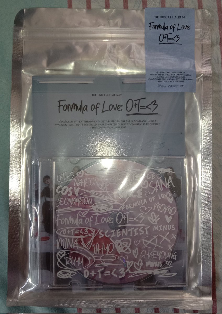 lee_dd0's tweet photo. hello everyone! not comms related hehe. help po baka may kilala kayo na want mag buy ng mga album, dm lang pooo. semi quitting na eh, own collection ko po ito. thank uuuu.

tags lf wtb wts lfb lfs to twice ph album nayeon jeongyeon momo sana jihyo mina dahyun chaeyoung tzuyu https://t.co/iJQ6ov5YZJ