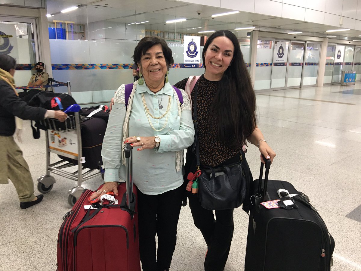 Breathedreamgo's tweet photo. The long wait at the airport for your guests to arrive …. And then the excitement of seeing them come through the airport doors = priceless! Welcome to India Lori and Marlene! 

@India4Beginners  #indiaforbeginners #indiatravel https://t.co/Eri4TeVnYz
