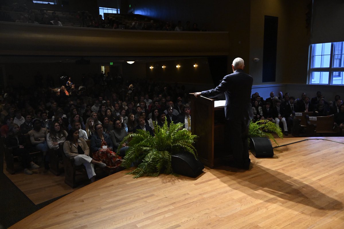 Mike Pence tweet media