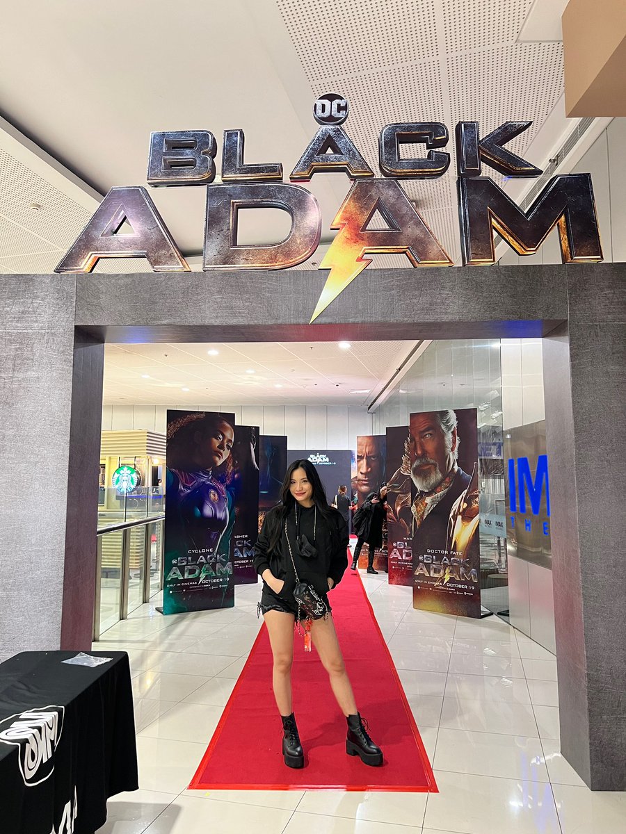 ross_diong's tweet photo. #BlackAdam showing in PH cinemas today! 😍 loved how the film was edited.. felt like i was playing Injustice: Gods among Us.. :3 #BlackAdamMovie https://t.co/WJkdhZnHpW
