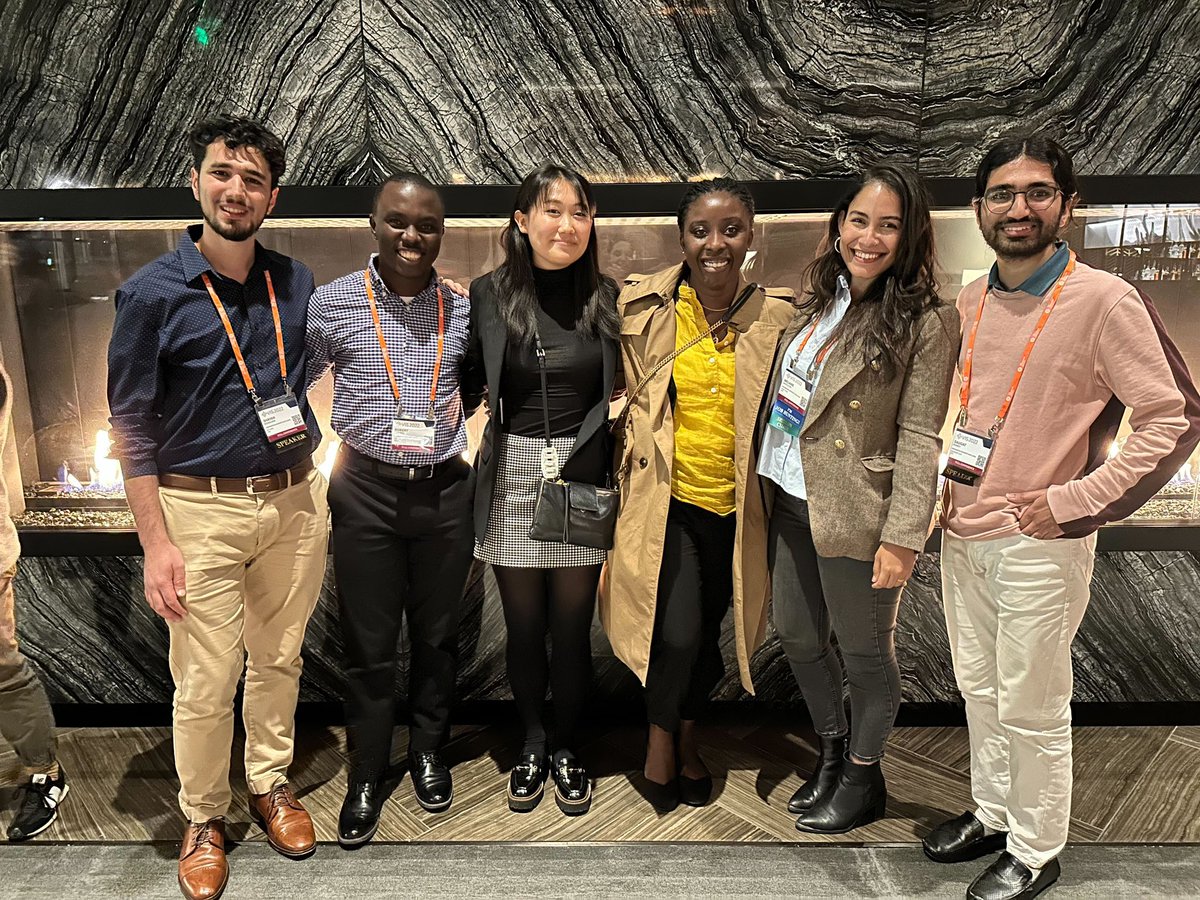 VIBE (@vibeatwashu) on Twitter photo Lab bonding time at <a href="/ieeevis/">IEEE VIS</a> Lab bonding time at <a href="/ieeevis/">IEEE VIS</a>