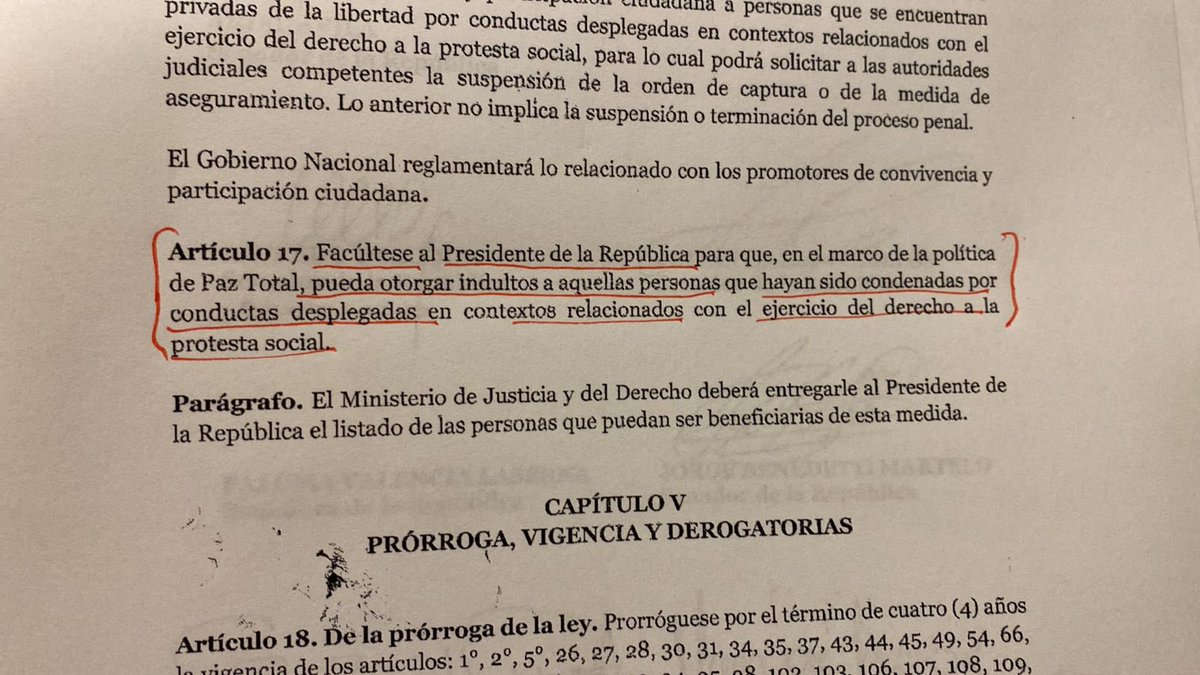 cristinaplazasm's tweet photo. ¡Qué tal esto! Petro no sabe que más hacer para proteger a los que crimínales que pusieron en riesgo la vida de civiles, policías; y que atentaron contra las bienes públicos y privados.  Así son… https://t.co/ePjGdpjTn7