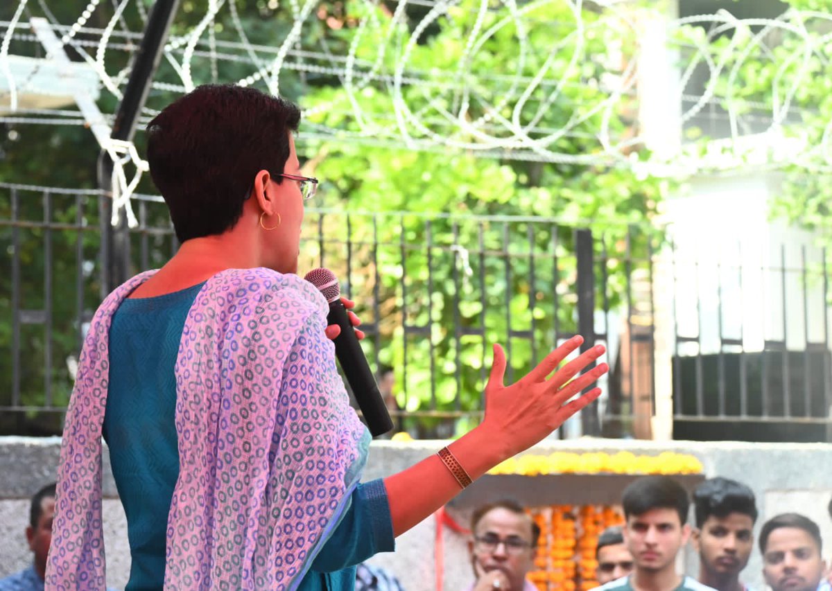 AtishiAAP's tweet photo. दिल्ली के युवाओं को स्किल्ड बनाने के लिए पटपड़गंज के खिचड़ीपुर, ब्लॉक-6 में कल दिल्ली के तीसरे @dseu_official Lighthouse के निर्माण कार्य का शुभारंभ किया। यहाँ युवाओं को रोज़गार के लिए तैयार किया जाएगा। अब युवा यूनिवर्सिटी के पास नहीं बल्कि यूनिवर्सिटी उनके पास आएगी। https://t.co/X5d8Qzwmbe