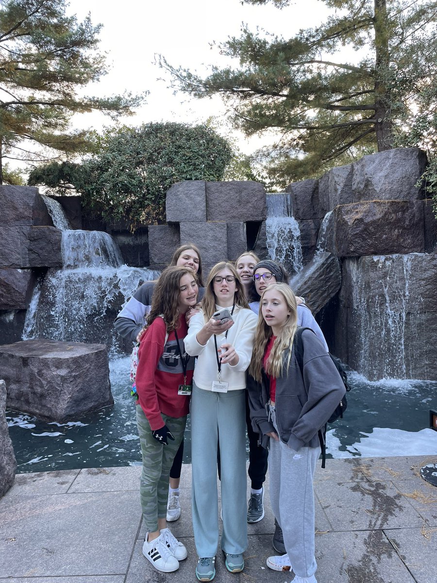 wilch_beth's tweet photo. Bus 4 tour leader Mark! He has kept us busy with fun facts and scavenger hunts at every stop! We are enjoying FDR! #bus4fun https://t.co/BuRzM2YcBh