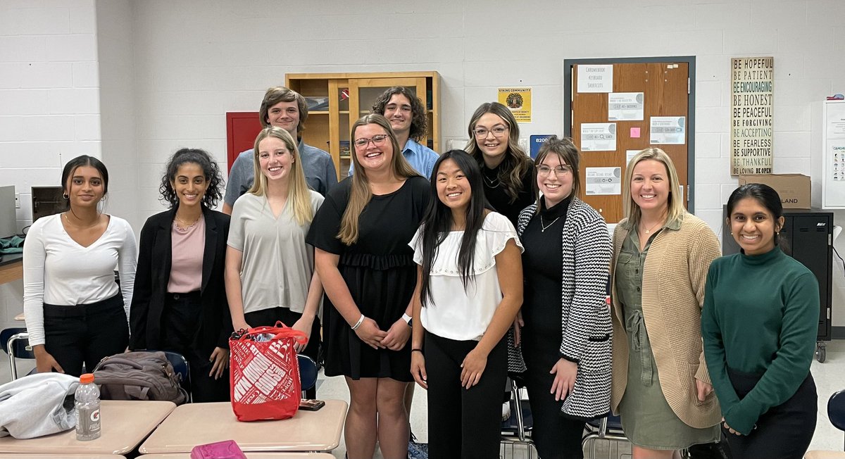 KennethRoumpos's tweet photo. Had the opportunity to hear incredible student research project proposals for the PLTW Biomedical Innovation class at FHH. Thank you @science_white for the invitation! These students are already making a difference in their lives and the lives of their peers. @FHHSPrincipal https://t.co/dqcmvSGaJN