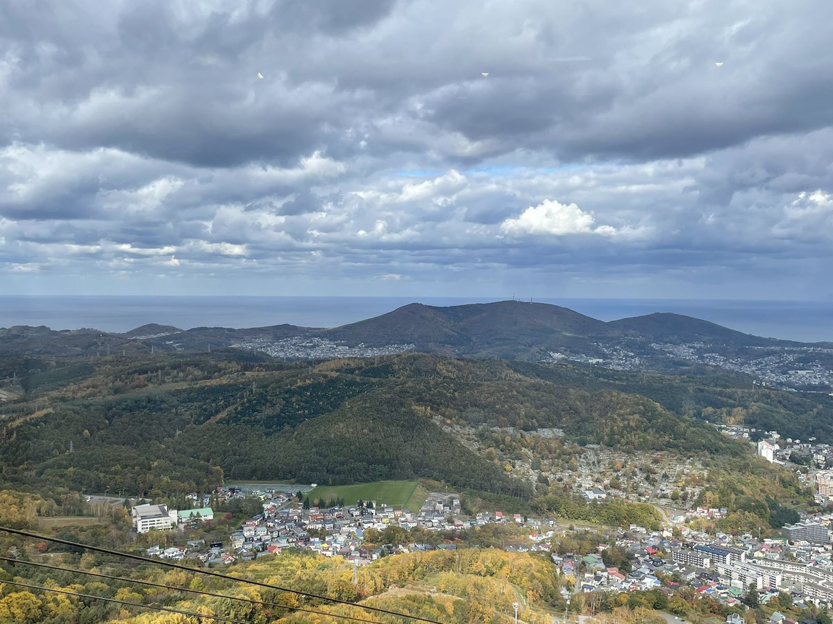RJStimps's tweet photo. Always considered myself a Spring girl, but #Hokkaido is doing a good job of changing that.
#otaru #sapporo #japan #fall #autumn #autumncolours https://t.co/4enmSbAH1c