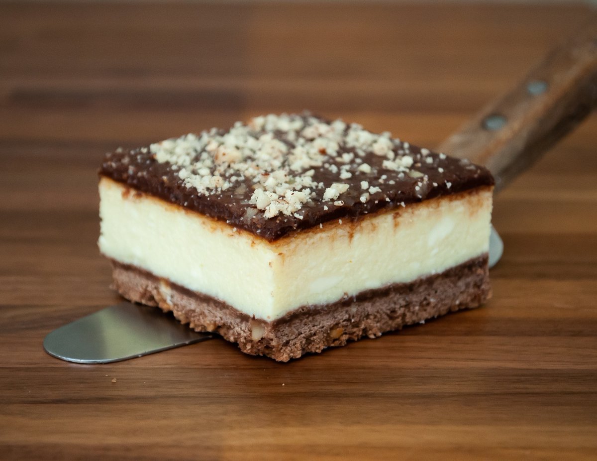 It's finally cooling down outside, and we've got the pastries and drinks to get you in the fall spirit! What's your favorite fall item?

#pumpkinseason