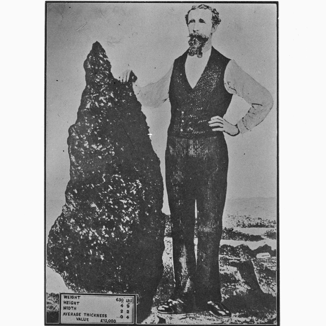 #OnThisDay 19 October 1872 the Beyers and Holtermann nugget, the largest single piece of reef gold ever discovered in the world was found by workers of the Star of Hope Mining Company at Hill End. It stood 144.8cm high, 66cm wide and 10.2cm thick. 

ow.ly/cxQF50L1zJy