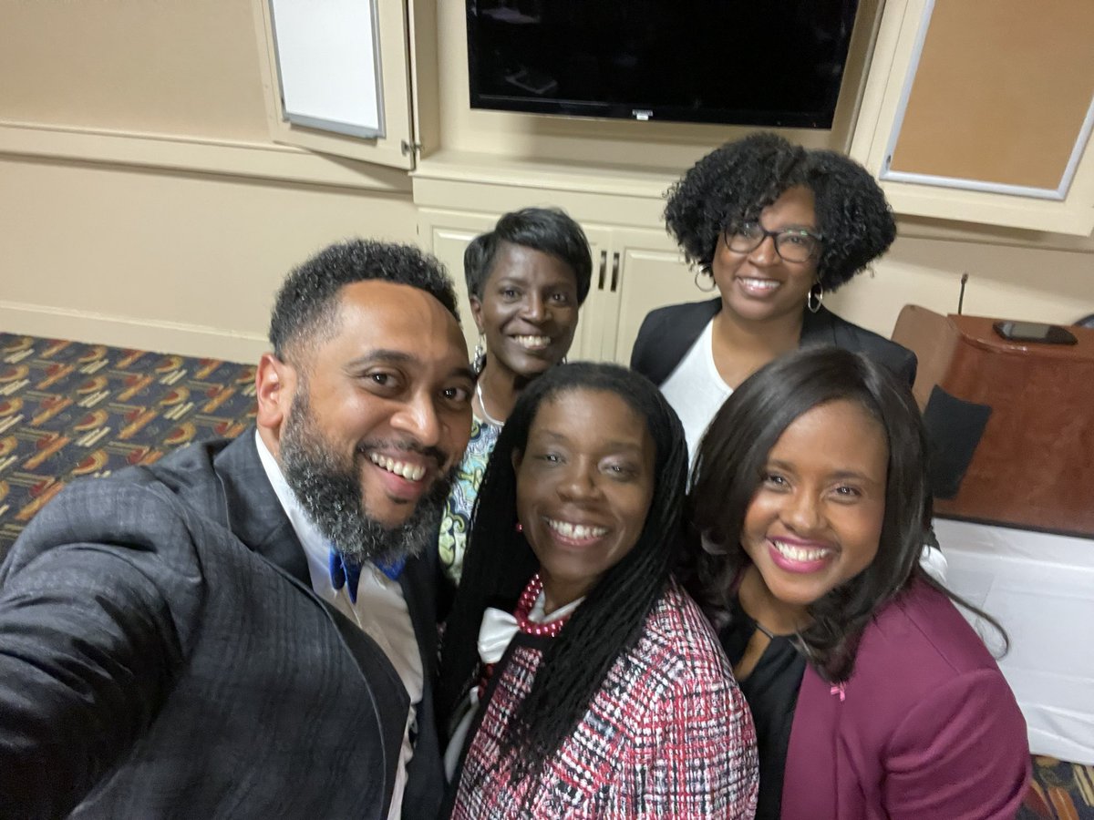 tanzy_kilcrease's tweet image. Thank you Savannah Transformation Tram @SCCPSS_T_Team for a great day of networking!  I look forward to continuing to learn with you at our next session! #TransformationalLeaders
