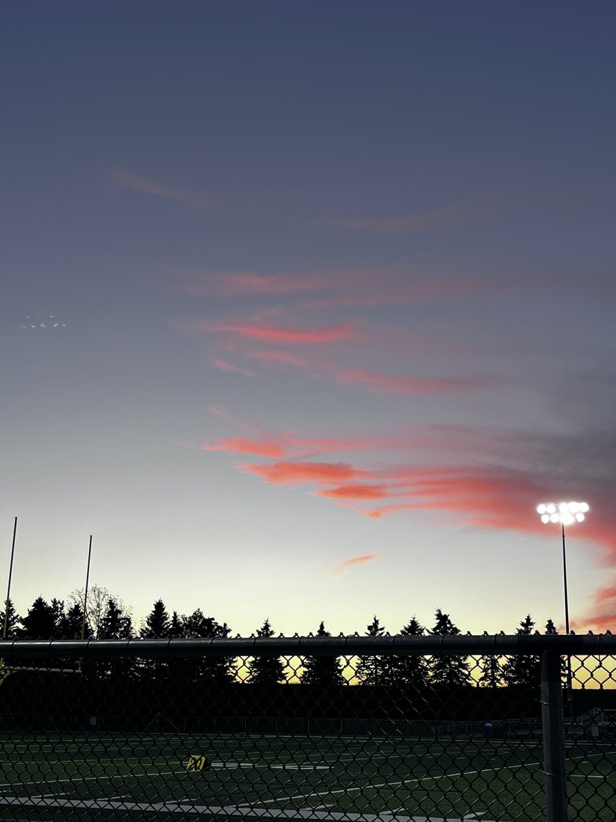 mikeysmum12's tweet photo. Football #1Goodthingtoday #Fallskies https://t.co/9H8HuScuKc