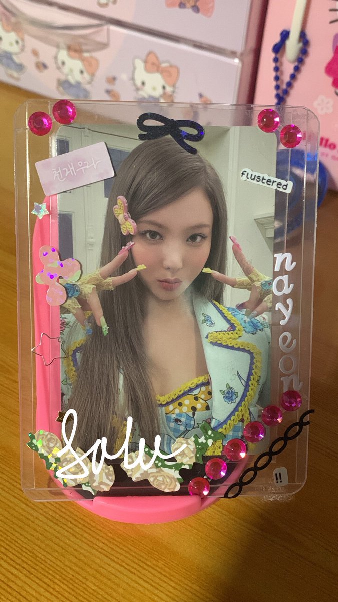 rkn_luvrs's tweet photo. ˚୨୧⋆｡˚ ⋆ Wts lfb 

•i’m nayeon pc

-Prio: Payo or can do 3 days reservation 
-mint condi!
-free toploader!
mod:sco, ggx, direct jnt 
-₱200, (payo:180)
#amorasells https://t.co/8Ge79u6mpH