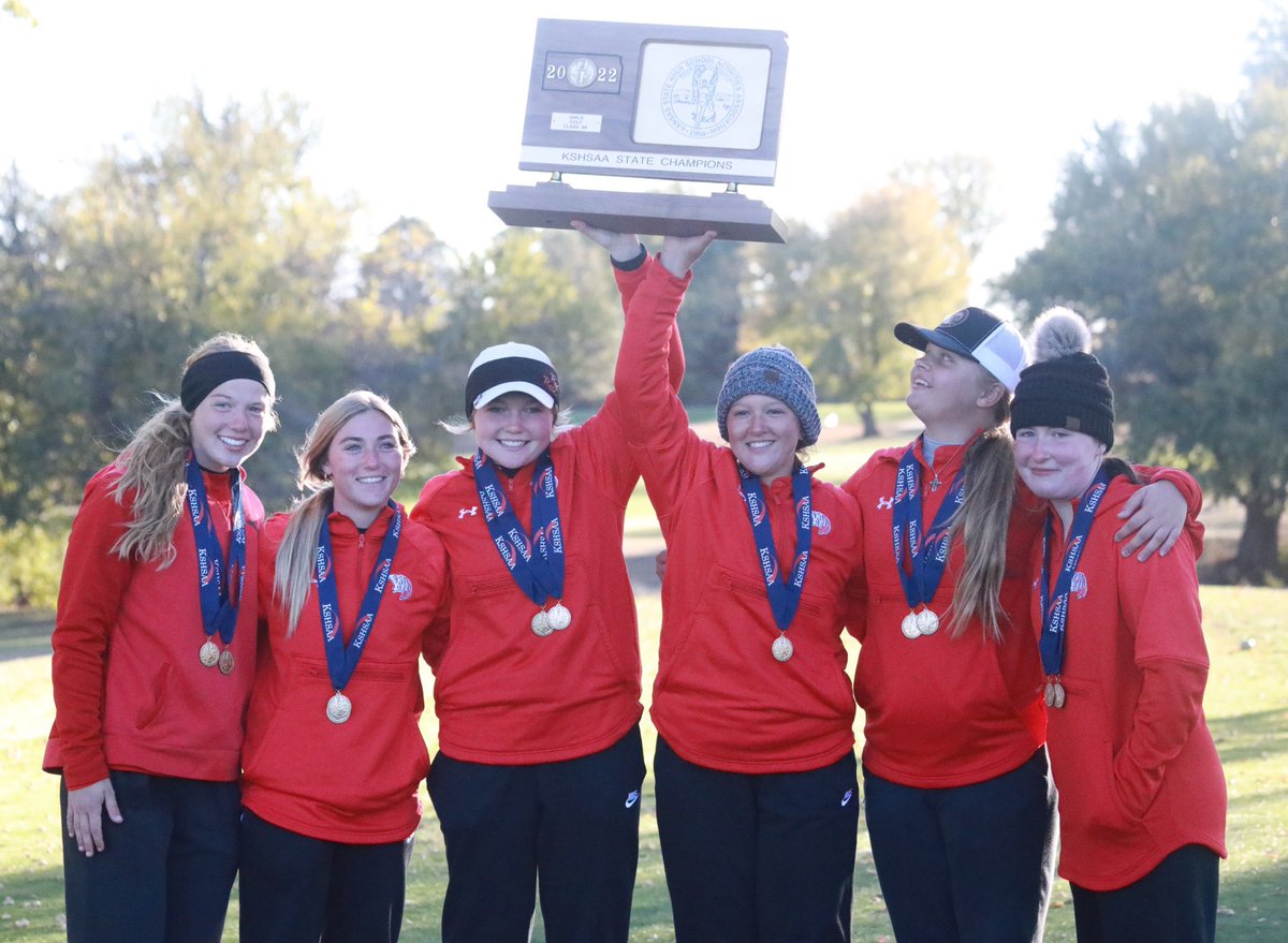 WamegoGolf's tweet photo. BACK TO BACK STATE CHAMPIONS!!!!!! #674 #88 https://t.co/Ec0XdTfQ6O
