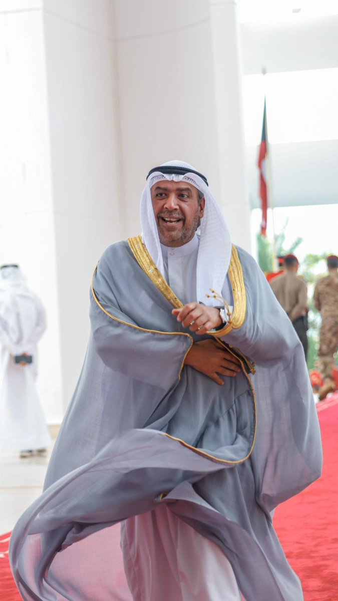 { وعلى الله فليتوكل المتوكلون }