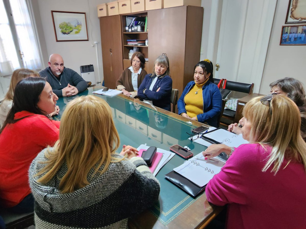 ProQuilmes1's tweet image. AYER estuvimos con la liga Argentina de lucha contra el cáncer. (LALCEC).
Siempre  lo importante  es conversar sobre estas problemáticas y poder solucionarlas.
@marusotolano @Vic_difrancesco @Aby6002 @ProQuilmes1 @proargentina