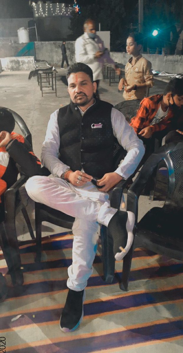 सरकार ने फिर काम किया रेवड़ी बांटने का काम राजस्थान सरकार कहां थी 4 साल  ले लो रेवड़ी सरकार बांट रही है रेवाड़ी