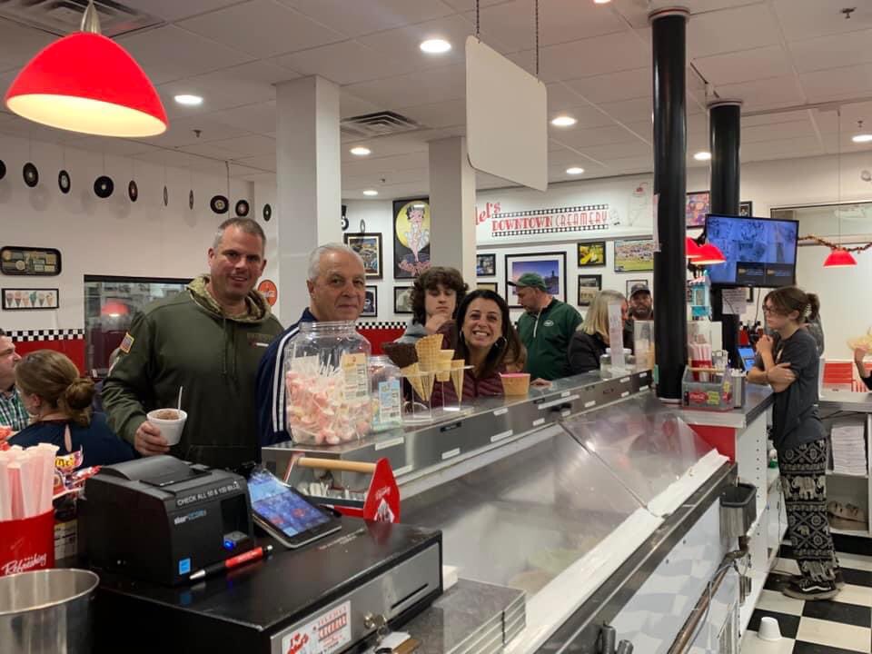 stmichaelsct's tweet photo. Here are some photos from last night’s Dine to Donate event at Mel's Downtown Creamery! Special thanks to @MelsDTCreamery and thanks to everyone who came to enjoy some delicious treats and support St. Michael School! https://t.co/jrT9hstdb6