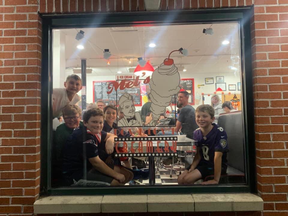 stmichaelsct's tweet photo. Here are some photos from last night’s Dine to Donate event at Mel's Downtown Creamery! Special thanks to @MelsDTCreamery and thanks to everyone who came to enjoy some delicious treats and support St. Michael School! https://t.co/jrT9hstdb6