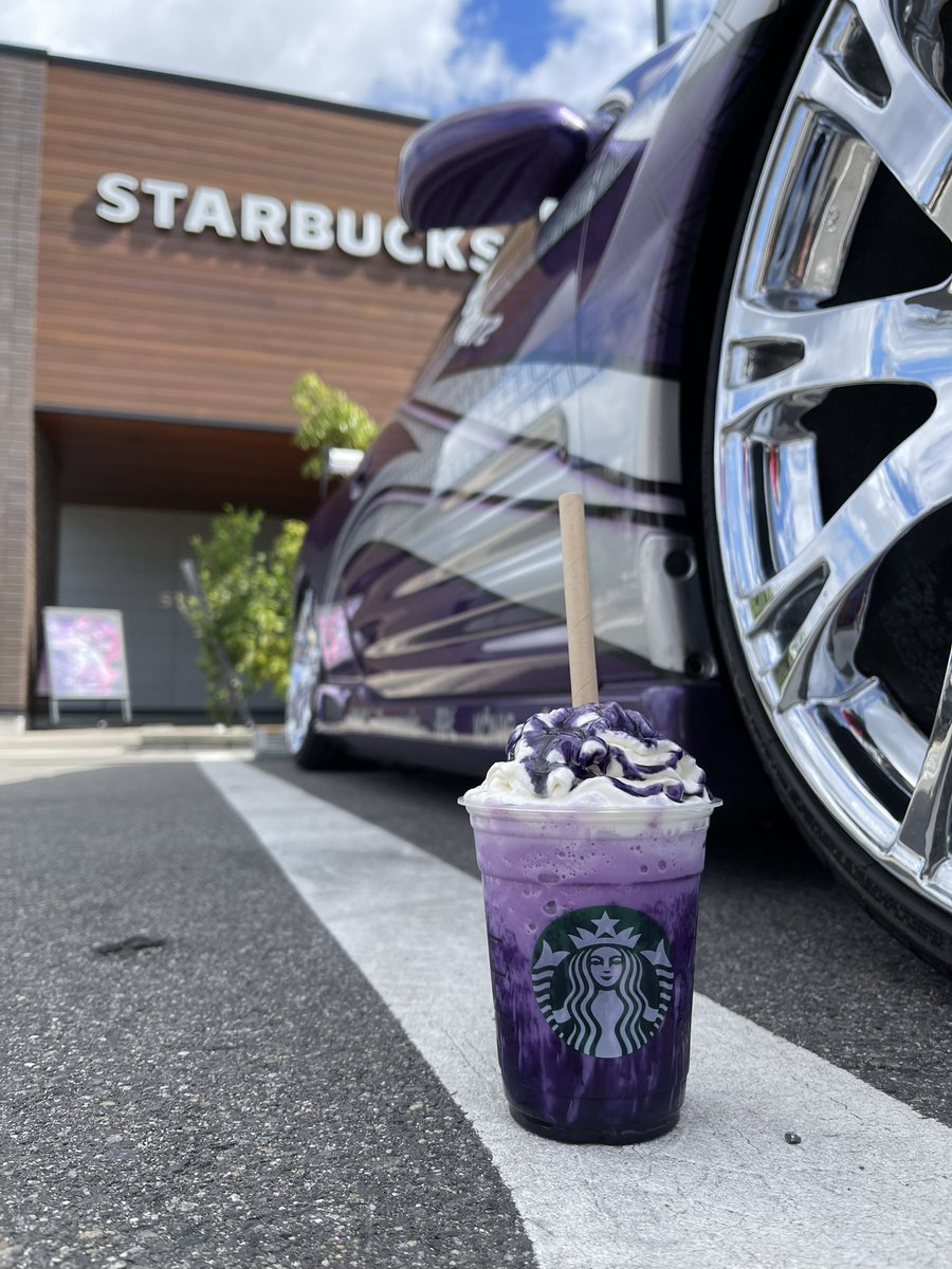 FastFurious_DUB's tweet photo. 夜勤明けからの今日も夜勤だけど、今日発売のパープル･ハロウィンフラペチーノを飲みに来た🥱撮影してたら知らない女性の方が、良かったら一緒に撮影しましょうか？ってこんな見た目の僕に声かけてくれた😭
世の中捨てたもんじゃないなって心がホッとしました🥹
丁重にお断り致して、御礼を申しました https://t.co/Wxo7yXm1xH
