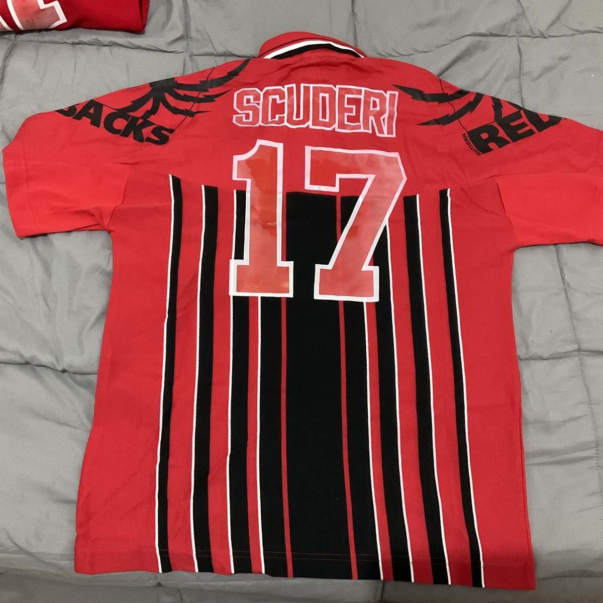 RedbackJim's tweet photo. More unbelievably generous cricket clothes from @JoeScuderi1
#BarCodeDesign #Mint https://t.co/BY2Lg7oQMl