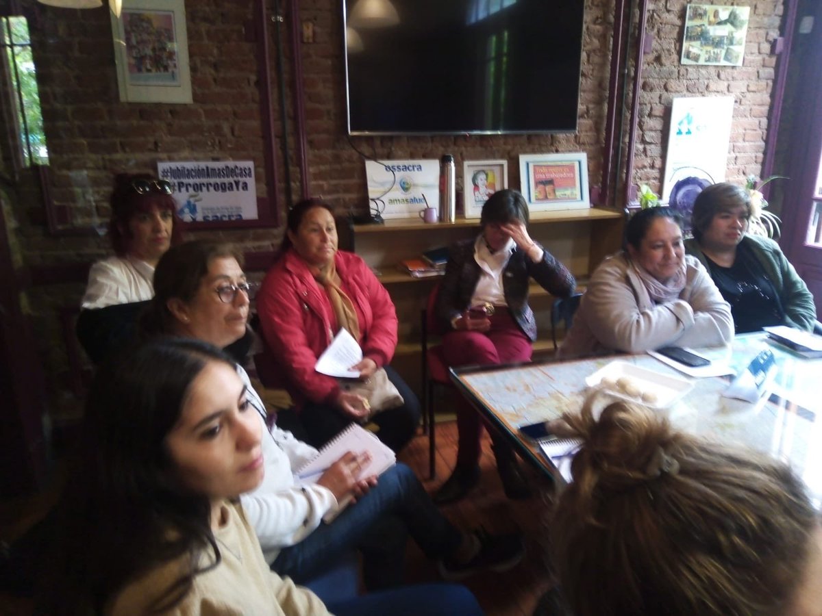 pimpicolombo's tweet photo. Organizando la participación del SACRA Area Metropolitana en el foro del 7/XI en el Espacio de la Memoria, Cepal. Nuestro lema EL CUIDADO ES TRABAJO Y ES AMOR. Firmes en las reivindicaciones de las amas de casa: Salario, Jubilación, Sindicato y Obra Social para las Amas de Casa. https://t.co/kNHIr5A3MN