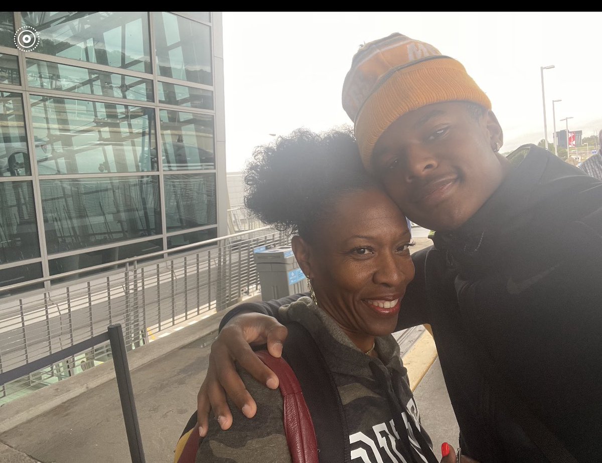 HAPPY BDAY MA DUKES I LOVE YOU WE IN THEM HILLS SOON SO SIT BACK AND ENJOY THE RIDE🙏🏾❤️ I LOVEE YOU SOO MUCH 🫶🏾🫶🏾💕💕💕💕