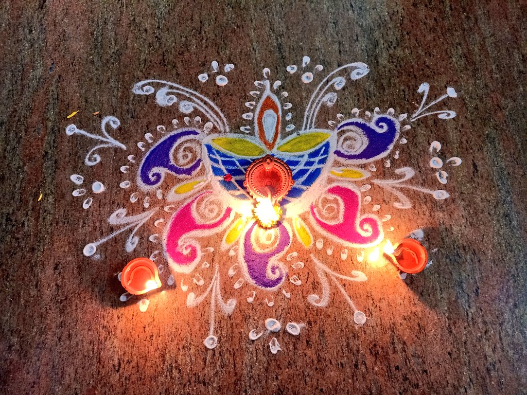 ಎಲ್ಲರಿಗೂ ದೀಪಾವಳಿ ಹಬ್ಬದ ಶುಭಾಶಯಗಳು😍 Be a light to someone and bring happiness and joy in their life #mandatoryrangolitweet #Deepavali #DeepotsavAyodhya2022 #ದೀಪಾವಳಿ
