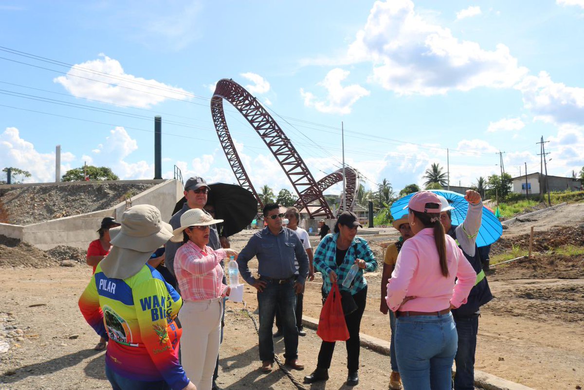 BDEcuadorBP's tweet photo. 🏞️ En #Shushufindi recorrimos la construcción del Parque Lineal, proyecto financiado por el #BDE por 8.5 millones, que fomentará el turismo.
Junto con el proyecto se contempla el asfaltado de las vías principales hacia el ingreso del parque.

#TransformamosVidas https://t.co/Yjy84NOv8w
