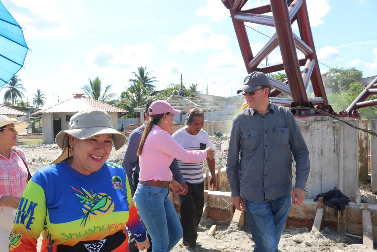 BDEcuadorBP's tweet photo. 🏞️ En #Shushufindi recorrimos la construcción del Parque Lineal, proyecto financiado por el #BDE por 8.5 millones, que fomentará el turismo.
Junto con el proyecto se contempla el asfaltado de las vías principales hacia el ingreso del parque.

#TransformamosVidas https://t.co/Yjy84NOv8w