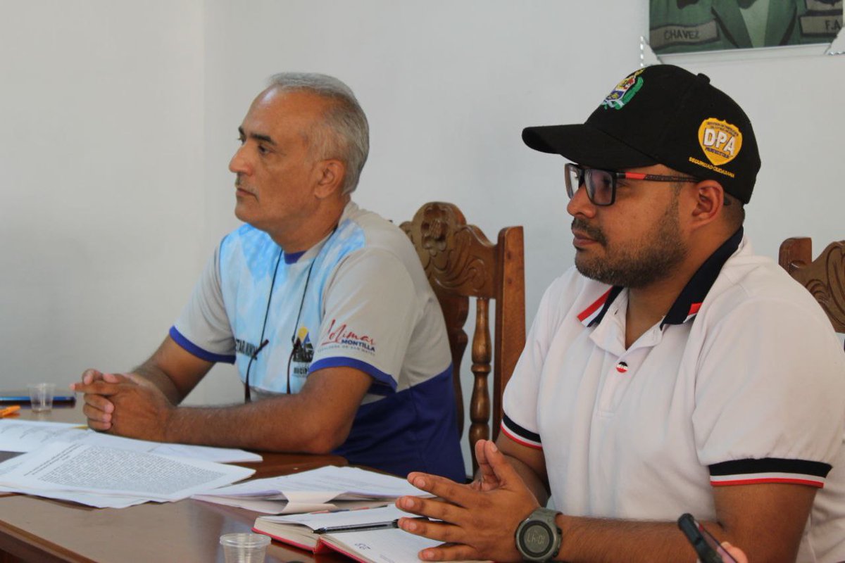 GabrielRPsuv's tweet photo. Legislando junto al pueblo, cómo nos orientó siempre nuestro comandante eterno Hugo Chávez, iniciamos el proceso de discusión de la ordenanza municipal en materia de niños, niñas y adolescentes, de la mano con el pueblo.
#AvanzandoJuntoAlPueblo 
@NicolasMaduro 
@chavezcandanga https://t.co/CKf6MYsvPB