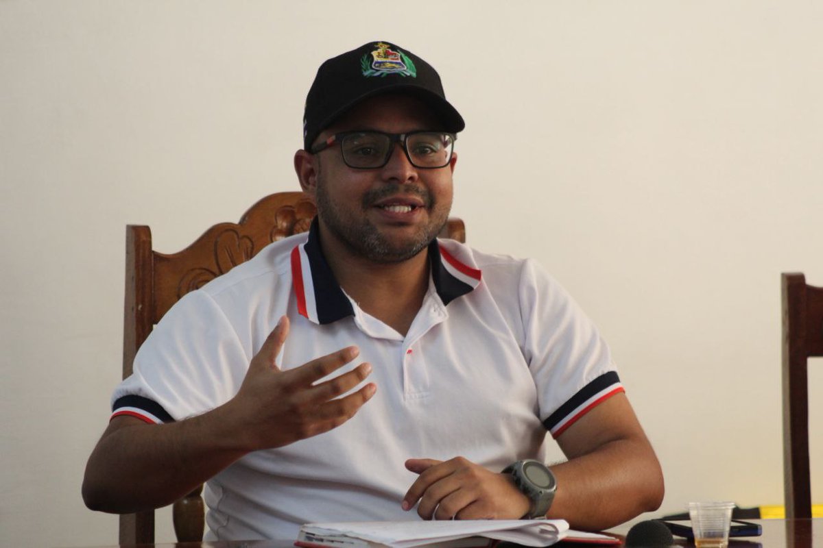 GabrielRPsuv's tweet photo. Legislando junto al pueblo, cómo nos orientó siempre nuestro comandante eterno Hugo Chávez, iniciamos el proceso de discusión de la ordenanza municipal en materia de niños, niñas y adolescentes, de la mano con el pueblo.
#AvanzandoJuntoAlPueblo 
@NicolasMaduro 
@chavezcandanga https://t.co/CKf6MYsvPB