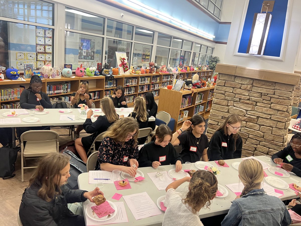 JresRockets's tweet photo. First ever meeting of the JRES Leading Ladies!  Just amazing! https://t.co/T9cIexLRte