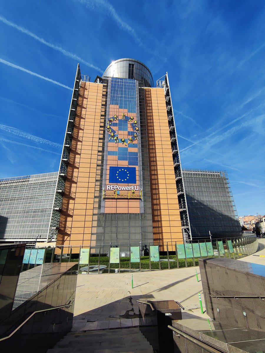 Today in Bruxelles. And finally I can see this new facade live after so many pictures in the media.. <a href="/EU_Commission/">European Commission</a> #REPowerEU. I really hope #photovoltaics can re-power our #EU, feeds EU #economy and help toward a green transition!