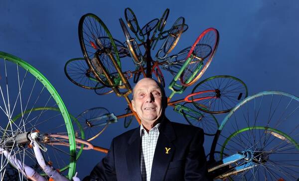 Sad to hear of the passing of Brian Robinson. An absolute trailblazer of a cyclist back in his pomp and more recently the most kind and generous man with his time through all the <a href="/letouryorkshire/">Tour de Yorkshire 🚴</a> madness. Always keen to bang the drum for Yorkshire. Thank you!

Pic by <a href="/swpixtweets/">SWpix.com</a>