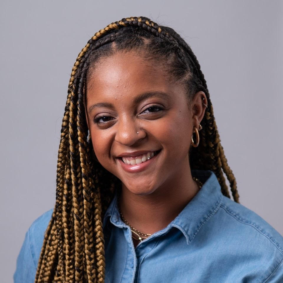 atlascorps's tweet photo. Celebrate this year's Distinguished Volunteer, Zoe! Over the past 4 years, Zoe has served as a Local Ambassador in Washington, DC, where she welcomes Atlas Corps Fellows to the United States and helps them discover the city.

https://t.co/ITHVPWgQsK

#AtlasCorpsRepresent https://t.co/tzIlrC3AqB
