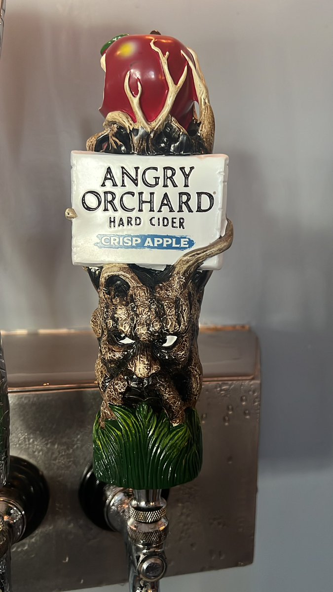 TrascaandCo's tweet photo. Angry Orchard (now on tap) makes a mighty fine tap handle https://t.co/RkUvHoDLRE
