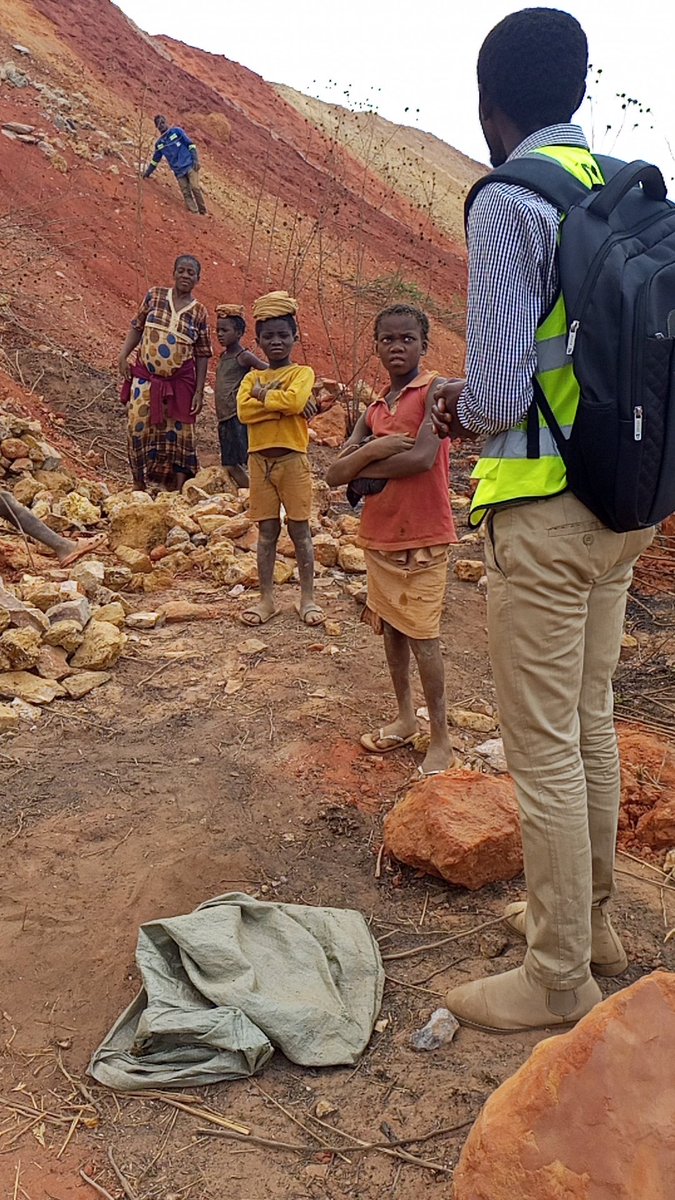 DelvauxKafat's tweet photo. Pour les droits des enfants congolais.
Ma vie au sacrifice. @gueda18 https://t.co/yhYqL9Rjai