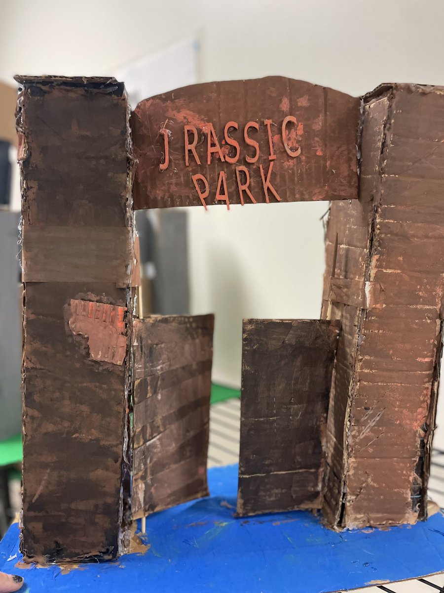 dbjoyner4's tweet photo. 7th grade update: gates done, robots started! @SMSIWCS https://t.co/3oz6pBDLV5