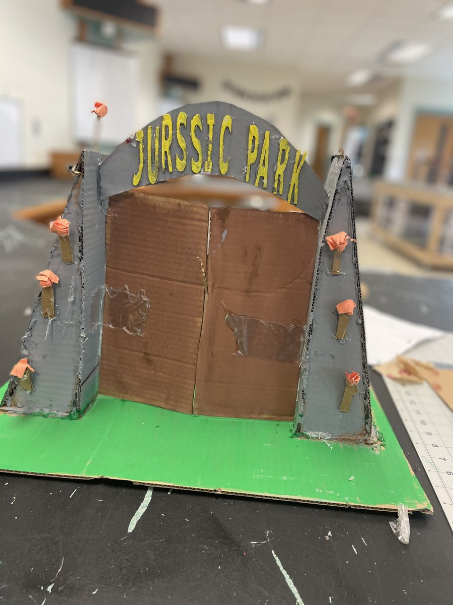 dbjoyner4's tweet photo. 7th grade update: gates done, robots started! @SMSIWCS https://t.co/3oz6pBDLV5