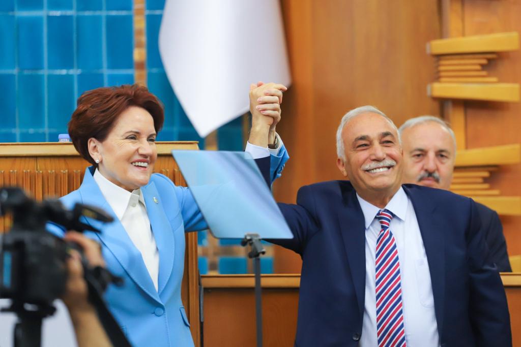 UmitDikbayir's tweet photo. Genel Başkanımız Sayın @meral_aksener'in liderliğindeki TBMM Grubu toplantımızda, cesurlar hareketine olan katılımlarla gücümüze güç kattık.

Önceki Gıda, Tarım ve Hayvancılık Bakanı Sayın @aefakibaba, İYİ'ler ailesine hoş geldiniz, şeref verdiniz. https://t.co/QbsHyFzZZw