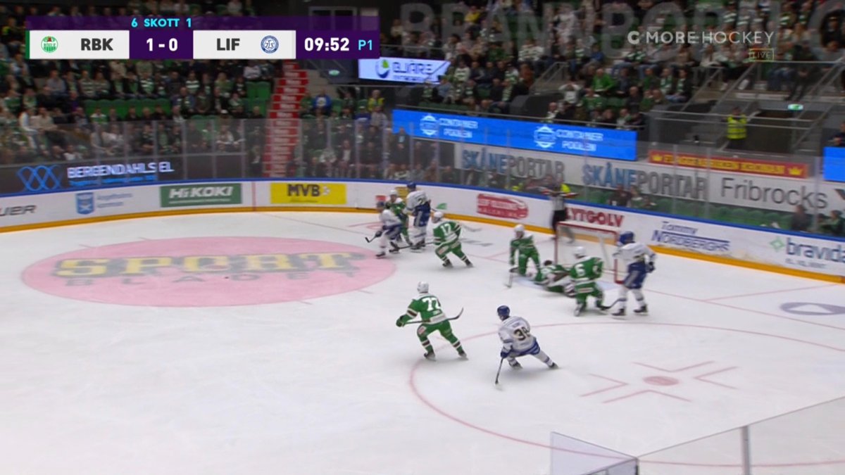 MrMadhawk's tweet photo. Det var en jäkla tur det skottet gick i mål och inte i huvudet på Rifalk. Det kan vi konstatera.
Med det sagt: Från att hjälmen flyger av till att Norén avlossar skottet så går det inte ens en sekund.
Därmed svårt att klanka ner på varken Norén eller domare. https://t.co/LxKZHaqfxq