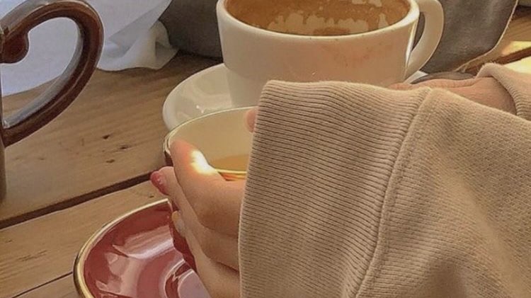 malusokay's tweet image. Coffee and cute pastries 🍰