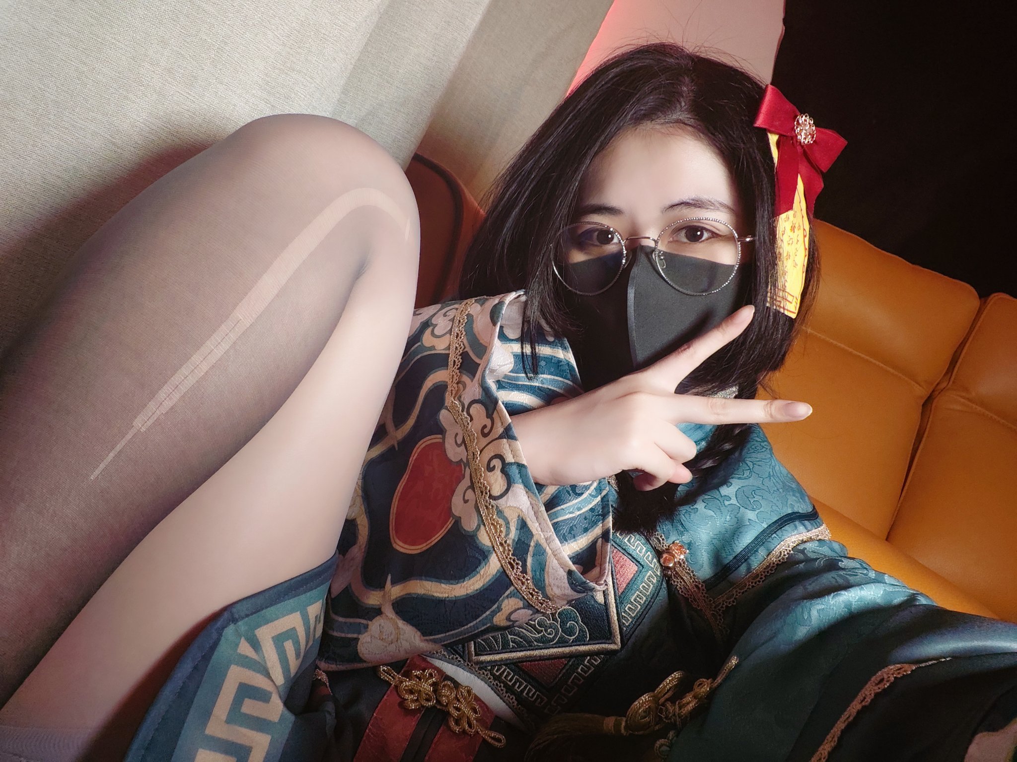 Naimi奶咪2 on X: 又可以买新丝袜了🤣 t.co0FY3UrTaeO  X