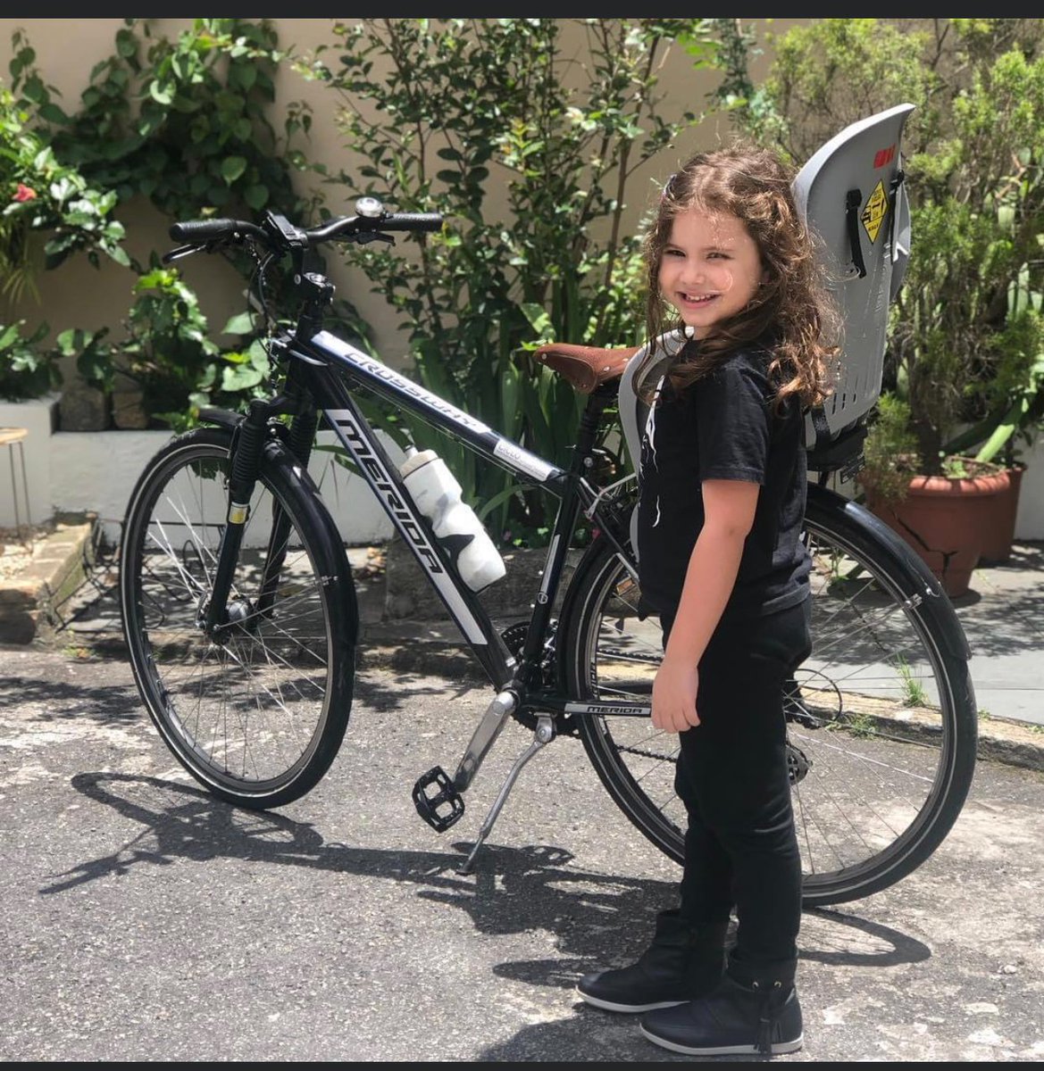 euvoudebike's tweet photo. Como pedalar em família! Em https://t.co/Xz0Sfc867O https://t.co/Lhm9706Wa2