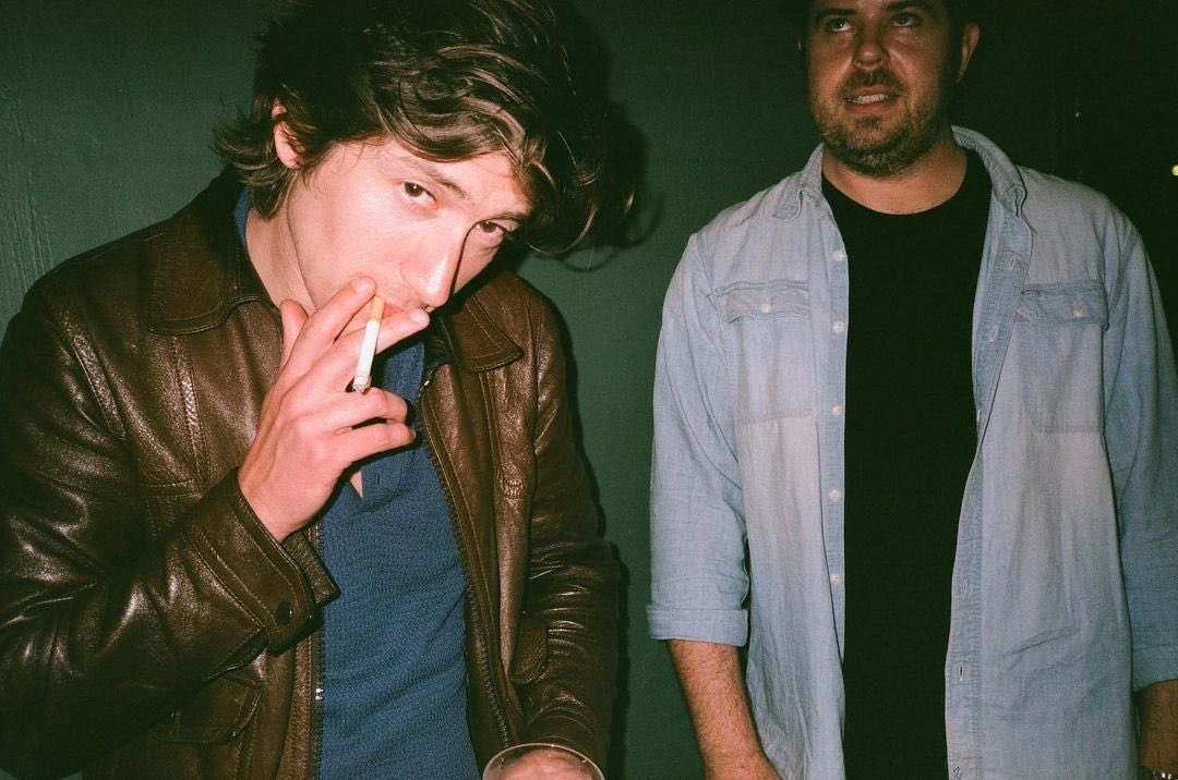 alexthourly's tweet photo. alex turner one year ago, today. https://t.co/FkkhuVHkJF