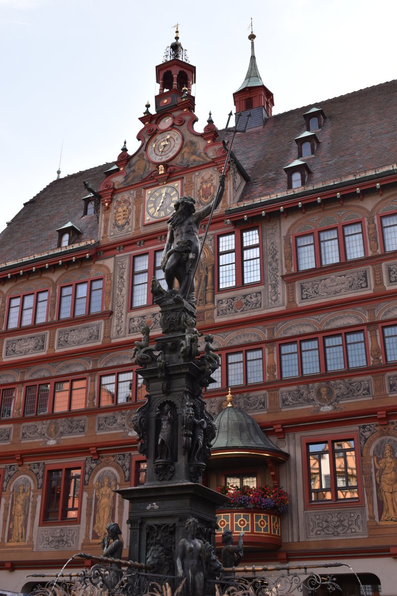 hhofgermany's tweet photo. The narrow streets of #Tübingen's Old Town all seem to lead to Marktplatz. Facing the square is the Rathaus, which dates from 1435 but also has more recent additions, incl. an astronomical clock from 1511 and 19th-century painted designs on the facade. #WeAreGermany @tueinfo https://t.co/NJYzIkdNvz